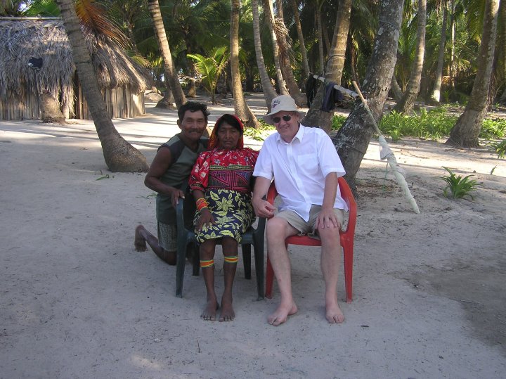 Dad with the San Blas Island locals (2)