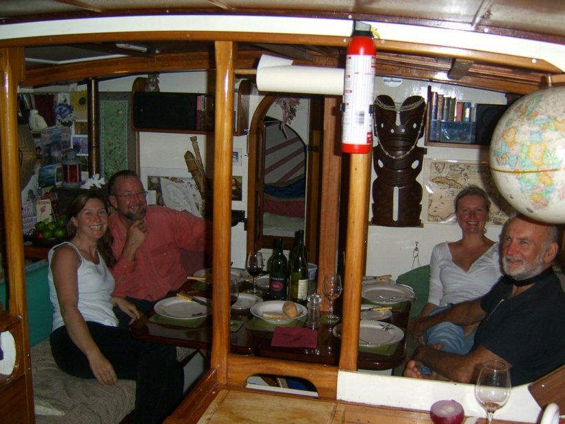 We made new friends, Clive and Andrea on board Rainbird, came over to dinner on Mariah.... a lovely new relationship.